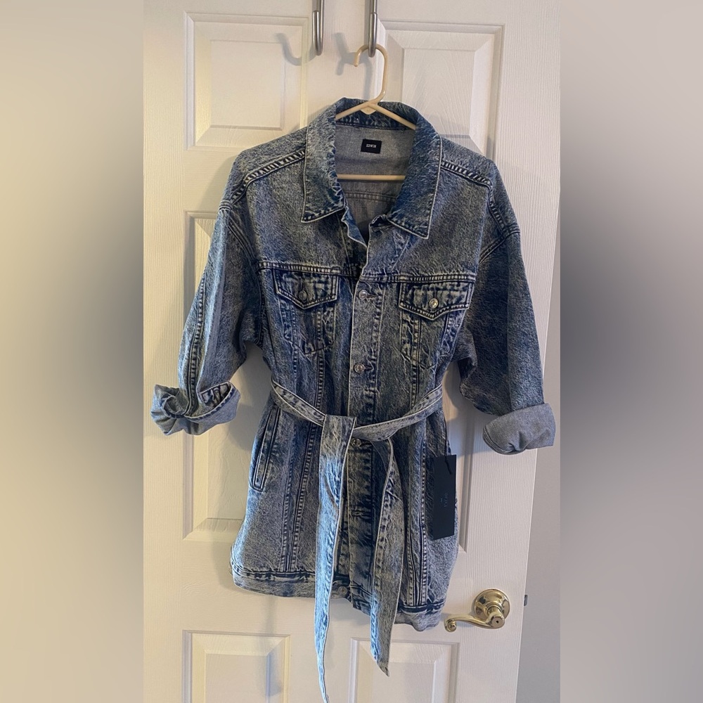 Edwin size S denim button front shirtdress with belt.